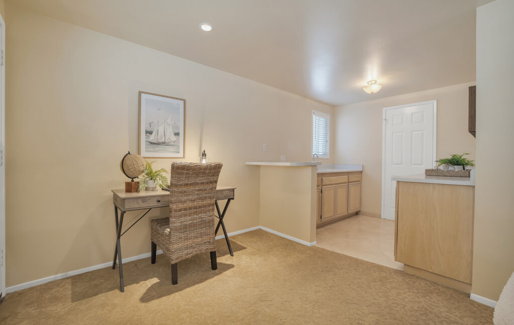 2825 Panama Dr- HsHProd-26